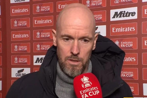 Erik ten Hag bị ‘vạ miệng’ sau trận thắng của MU ở Cúp FA