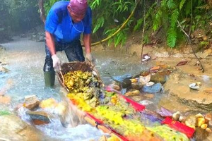 Mò được 'kho báu' 44 tỷ đồng dưới lòng sông, người đàn ông 'đổi vận' giàu có sau một đêm, 3 năm sau đột nhiên bị cảnh sát bắt giữ