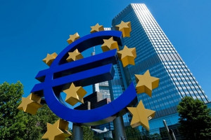 Kinh tế Eurozone tránh được suy thoái