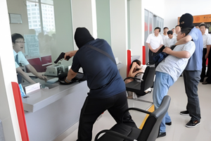 Nghệ An: Truy bắt đối tượng cướp ngân hàng táo tợn cận Tết Nguyên Đán