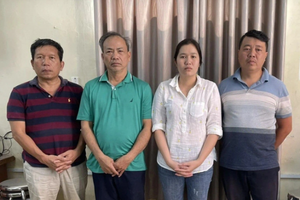 Bắt nhóm tín dụng đen móc nối nhân viên ngân hàng cho vay lãi lên đến 188%/năm