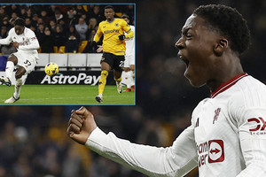 MU thắng nghẹt thở Wolves: Điều kỳ diệu Mainoo
