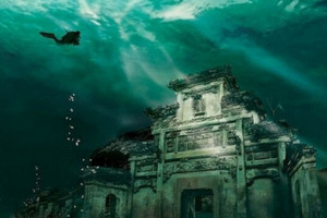 Thành phố cổ 600 năm tuổi ‘chìm’ dưới đáy hồ hơn nửa thế kỷ, được ví như ‘Atlantis phương Đông’