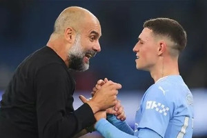 Pep Guardiola dùng 2 từ nói về Phil Foden thăng hoa cùng Man City