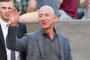 Jeff Bezos bán 2 tỷ USD cổ phiếu Amazon, đợt bán cổ phiếu lớn nhất kể từ năm 2021