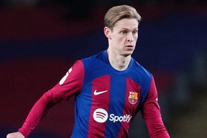 Barca ra giá bán Frenkie de Jong, MU sẵn sàng chuyển nhượng