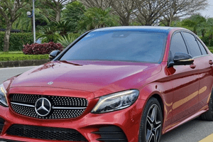 Mercedes-Benz C 300 AMG 2021 mất giá gần 800 triệu đồng sau 3 năm sử dụng
