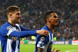 Arsenal thua Porto vì siêu phẩm phút bù giờ