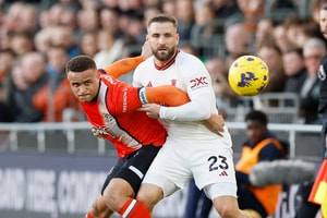 MU nhận tin 'sét đánh' về Luke Shaw