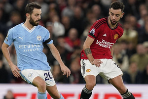 Man City đấu MU: Tuần lễ quyết định của Pep Guardiola
