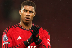 MU đau đầu trước derby: Tìm 'trẻ lạc' Rashford