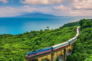 Tuyến đường sắt đẹp nhất Việt Nam sắp vận hành đoàn tàu lửa du lịch