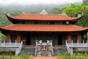 Danh lam cổ tự tọa lạc ở địa thế vô cùng hiếm có, nằm tại độ cao hơn 500m, được công nhận là Di tích lịch sử Quốc gia