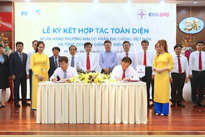 PVcomBank ký kết hợp tác toàn diện với Tổng Công ty Điện lực miền Nam (EVNSPC)