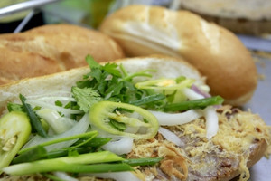 Một món ăn đường phố Việt Nam được vinh danh là sandwich ngon nhất thế giới