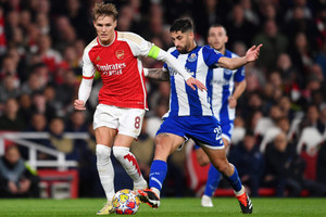 Arsenal mơ cú đúp danh hiệu: Giá trị thiên tài Odegaard