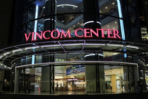 Vingroup (VIC) chốt bán Vincom Retail, VRE bật tăng mạnh