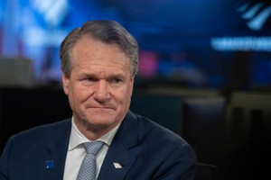 CEO Bank of America cảnh báo người tiêu dùng Mỹ đang dần kiệt sức, Fed có khả năng tăng lãi suất 3 lần trong năm nay