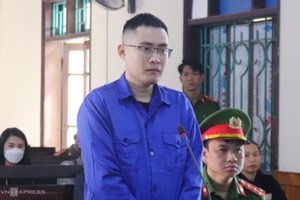 Cựu nhân viên ngân hàng lĩnh án 15 năm tù giam