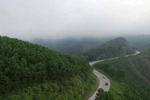 Cung đèo 17km hùng vĩ trên đường Trường Sơn, từng là trọng điểm đánh phá ác liệt của không quân Mỹ ngỡ như bị san phẳng