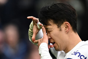 Son Heung-min giúp Tottenham ngược dòng ngoạn mục