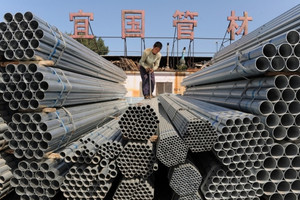 Thép 'Made in China' ồ ạt tràn sang, doanh nghiệp thép niêm yết đối phó bằng cách nào?