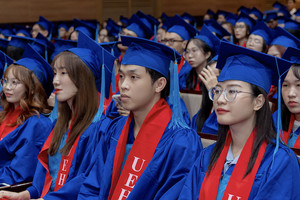 Học phí đại học công lập cao ngất ngưởng, nhiều trường lên hàng trăm triệu/năm