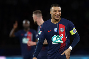 Mbappe lập công chuộc tội, PSG lấy vé chung kết Cúp quốc gia