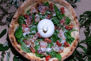 Chuỗi Pizza 4P's thu lãi hơn 315 triệu 1 ngày, đã 'sạch' nợ trái phiếu