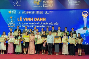 Vinpearl đồng loạt được vinh danh với 13 giải thưởng du lịch Vietnam Travel Awards’