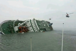 Tròn 10 năm sau thảm kịch chìm phà kinh hoàng Sewol: Vết sẹo không thể xóa trong lòng người sống sót