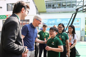 Hé lộ câu trả lời của Tim Cook khi bị học sinh lớp 4 chất vấn 'tại sao giá thiết bị Apple đắt thế?'