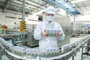 Vinamilk (VNM) ‘ôm’ núi tiền mặt, lãi quý I/2024 tăng 15,8%