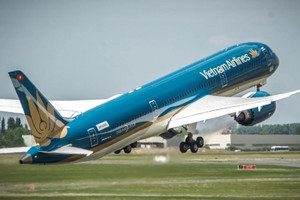 Vietnam Airlines (HVN) bất ngờ báo lãi kỷ lục, được xóa nợ hơn 3.000 tỷ đồng