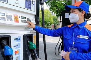 Lãnh đạo Thuế yêu cầu rà soát thực hiện hóa đơn điện tử bán lẻ xăng dầu