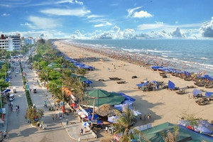 Thành phố nhỏ nhất Việt Nam lọt 'mắt xanh' của 'ông lớn' Sun Group: Từ vùng biển dân dã nay thành điểm đến quy mô 'vạn người mê'