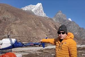 Khoa Pug giàu cỡ nào mà 'ném' hơn 1 tỷ đồng qua cửa sổ để leo lên đỉnh Everest, chi 5 tỷ đồng kéo chân, khoe kiếm 2 tỷ đồng chỉ trong 1 ngày?