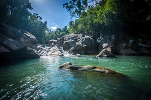 Phát hiện 'Tuyệt Tình Cốc' phiên bản Việt được ôm trọn trong khu rừng hoang sơ, bắt nguồn từ một con suối cao 600m, cách Nha Trang chỉ khoảng 25km