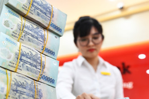 Lãi suất ngân hàng hôm nay 17/5/2024: Một nhà băng tăng mạnh lãi suất huy động