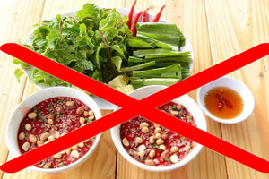 Hiểm họa khôn lường khi ăn tiết canh