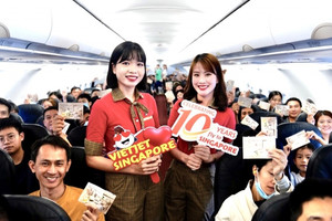 Mừng kỷ niệm “chuyến bay nụ cười” đến Singapore, Vietjet tặng 10.000 vé bay chỉ từ 0 đồng