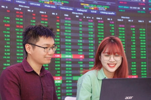 Nhận định chứng khoán 7/6: VN-Index chưa thể phá thế giằng co