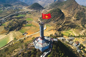 Vẻ đẹp hùng vĩ của cao nguyên đá đẹp nhất Việt Nam được UNESCO công nhận là Công viên địa chất toàn cầu, cách Hà Nội hơn 300km