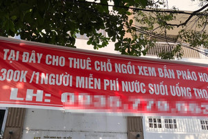 'Hốt bạc' nhờ cho thuê chỗ ngồi tầng thượng xem bắn pháo hoa ở Đà Nẵng