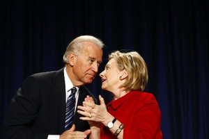 Bà Hillary Clinton đưa ra lời khuyên cho ông Biden trước cuộc tranh luận