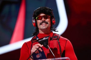 Dính bê bối, YouTuber triệu phú Dr Disrespect bị 'trục xuất' khỏi mạng xã hội