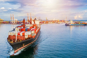 Giá cước vận tải biển được dự báo ‘hạ nhiệt’ cuối năm 2024, cổ phiếu hàng hải liệu còn hấp dẫn?