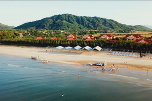 Bãi biển hoang sơ ở Bắc Trung Bộ sở hữu khoảnh khắc ‘khuông trời, mắt biển’ ít người biết đến