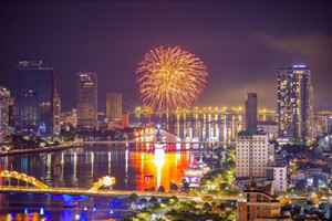 Số chuyến bay, đặt phòng khách sạn tại Đà Nẵng tăng 'kịch trần' nhờ sức nóng Lễ hội Pháo hoa Quốc tế