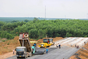 Thủ tướng Chính phủ ra chỉ đạo ‘làm ngày không đủ tranh thủ làm đêm’ để cao tốc hơn 27.500 tỷ đồng về đích đúng tiến độ